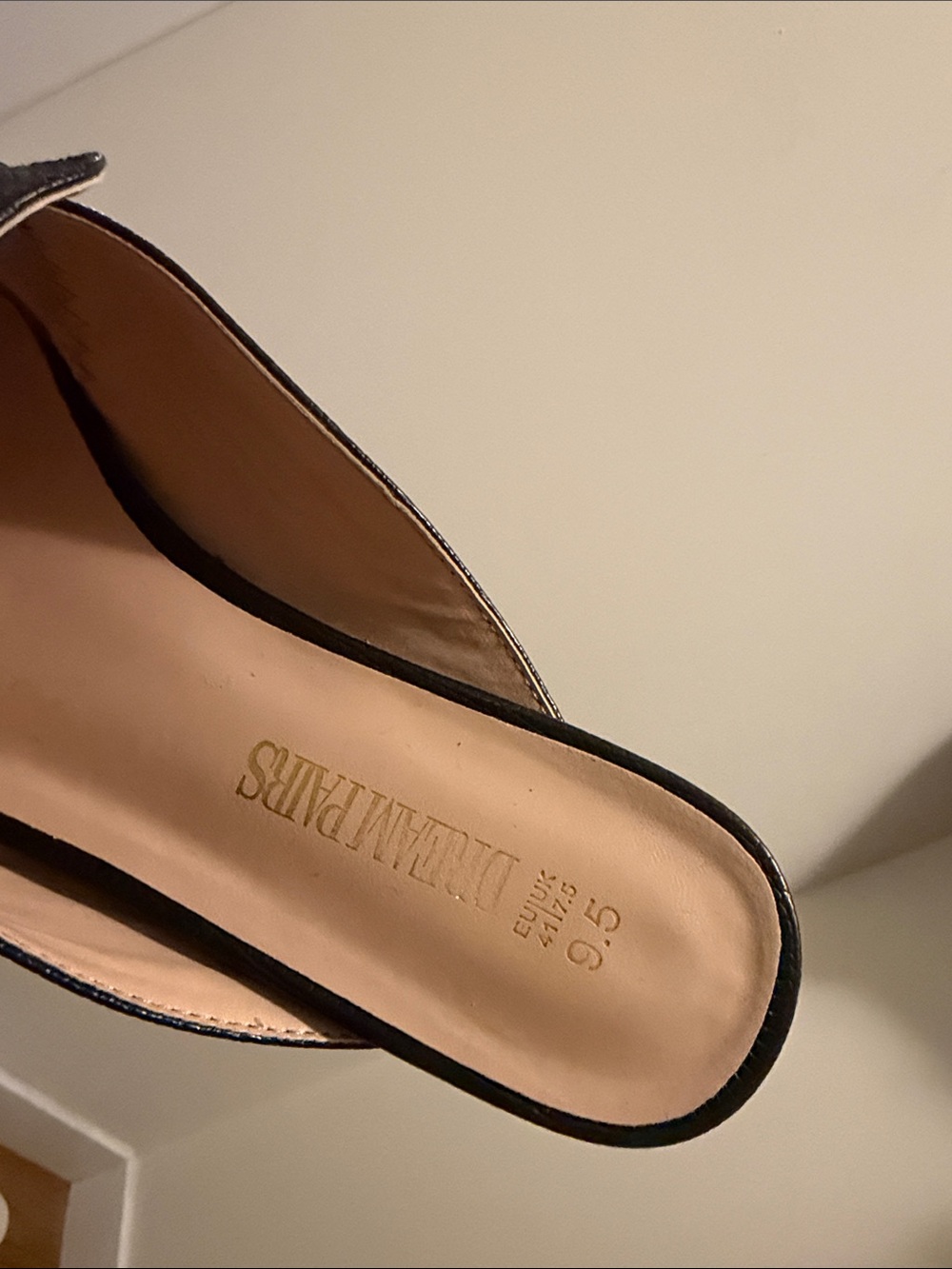Dream Pairs Black Textured Mule with Gold Bit Accent - Picture 2 of 2